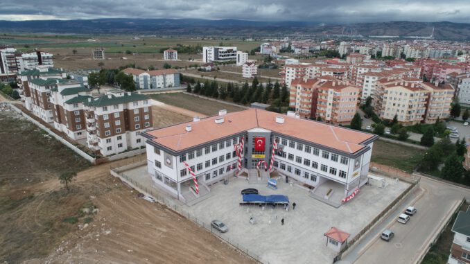 AW500312_04