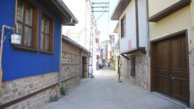 AW506441_05