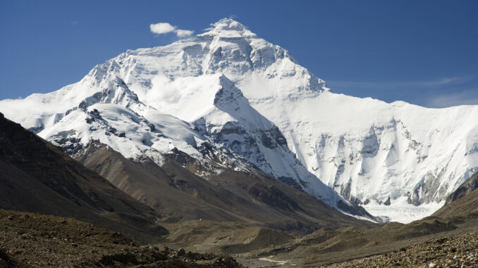 Everest_North_Face_toward_Base_Camp_Tibet_Luca_Galuzzi_2006