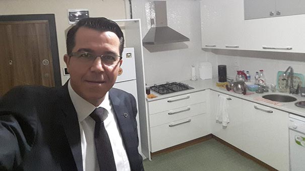 saklanmak-icin-cuma-namazina-gitti-camide-de-bir-kisiyi-bicaklayip-polise-teslim-oldu-12666587