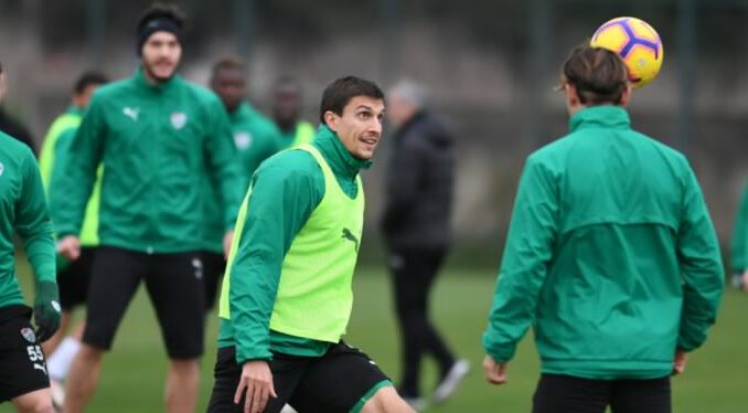 263711-bursaspor-antalyaspor-a-bileniyor-5c07dd3cb1ed4