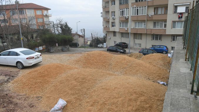 Atıl Durumdaki Pazar Alanı Parka Dönüşüyor