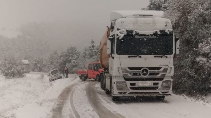 Bilecik-Bursa karayolu ulaşıma kapandı
