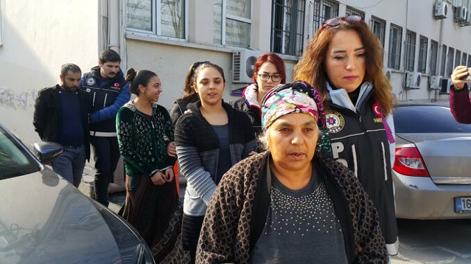 Bursa'da Aile Boyu Rezillik! Güle Oynaya Gittiler