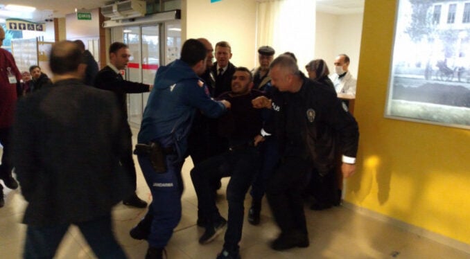 Bursa'da devlet hastanesinde hareketli anlar!