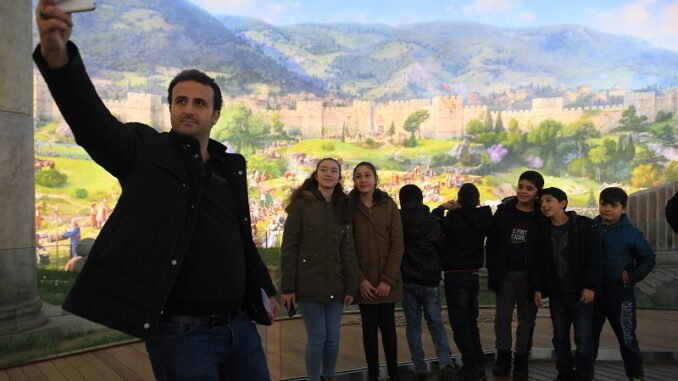 Bursa'da #MüzedeSelfieGünü Düzenlendi