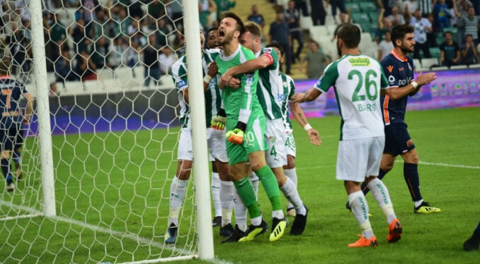 Bursaspor - Fenerbahçe Maçı Öncesi Kaleci Belirsizliği