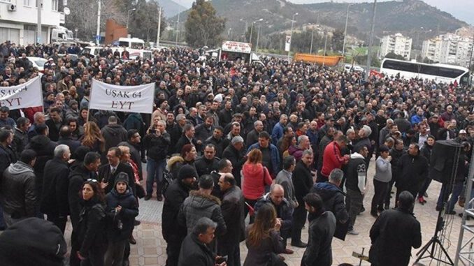 'Emeklilikte yaşa takılanlar' etkinliği salona sığmadı