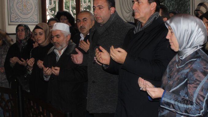Osmanlı’nın 720’nci kuruluş yıl dönümü için Osmangazi'de dualar edildi