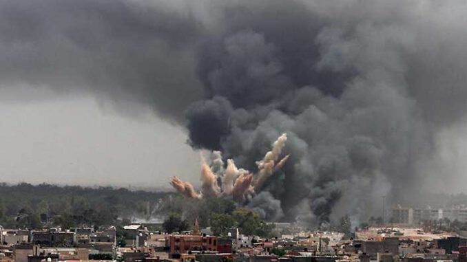 Yemende askeri geçit törenine hava saldırısı!