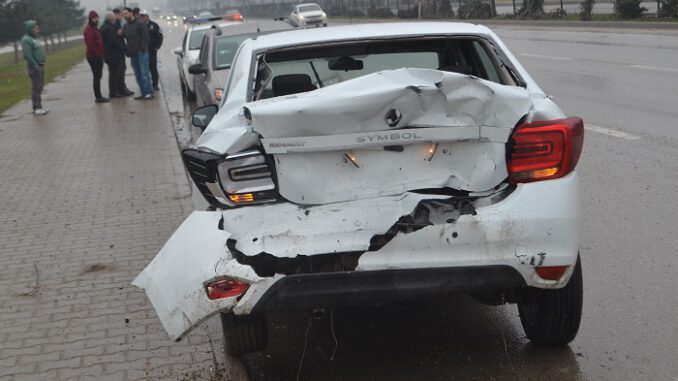 20 dakika önce aldığı araba hurdaya döndü