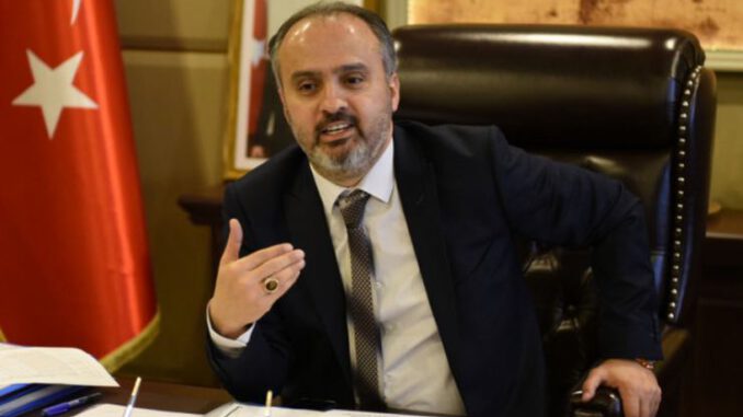 Alinur Aktaş'ın Bursa'daki 3 Mart Reklamları