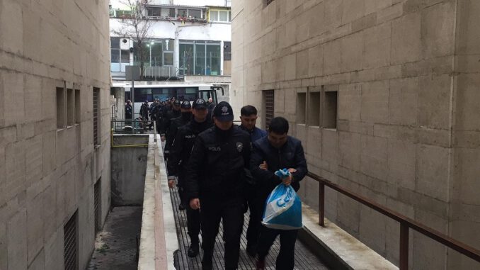 Bursa'da FETÖ İddiası İle Gözaltına Alınan 23 Asker Adliyeye Sevk Edildi