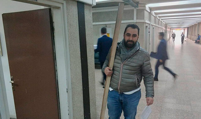 Davada 2 metrelik kalas delil olarak sunuldu
