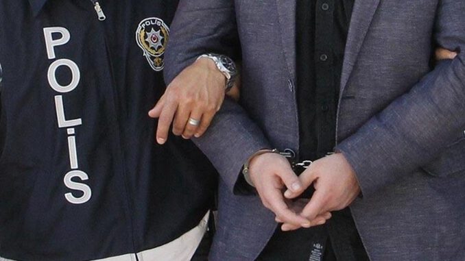 retmen, erkek öğrencilere cinsel istismardan tutuklandı