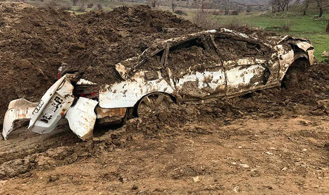 PKK'lı teröristlerin çaldığı lüks otomobil, toprağa gömülü bulundu