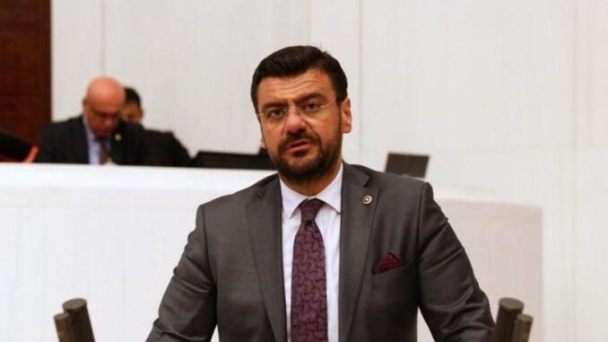 Tamer Akkal AK Parti'ye geçiyor