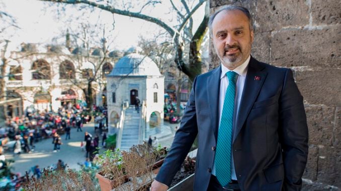 Alinur Aktaş Bursa İçin Şiir Yazdı