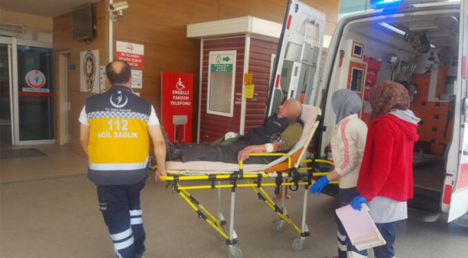 Bursa'da hafif ticari araç ile elektrikli bisiklet çarpıştı!