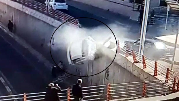 Köprülü kavşaktan alt yola düştü