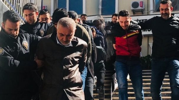 ‘Mali’ polis süsü vererek iş adamlarını hedef alan gasp çetesi çökertildi