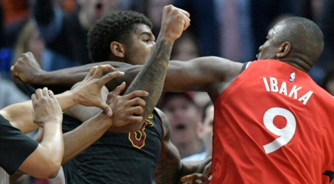 Marquese Chriss ile Serge Ibaka Yumruk Yumruğa Kavga Etti