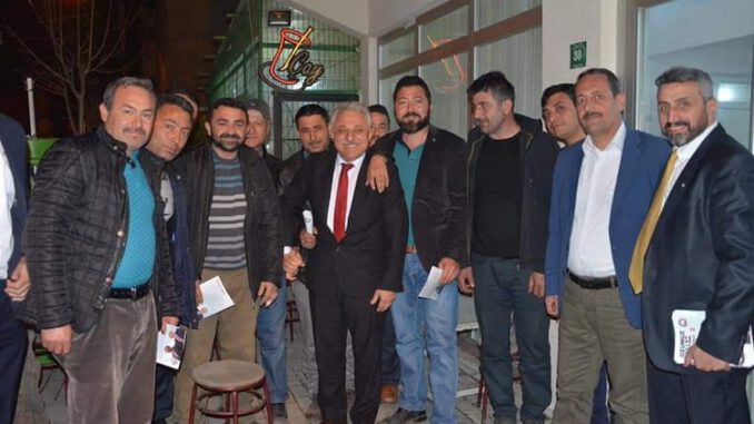 Özbek “Gençler değişimden yana”