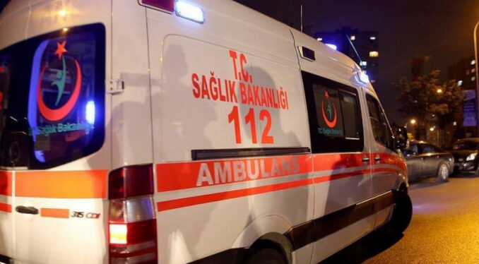 Yolcu otobüsü ile TIR çarpıştı 20 yaralı
