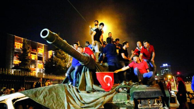 15 Temmuz gazisi Ailem yardım paramı alıp evden kovdu