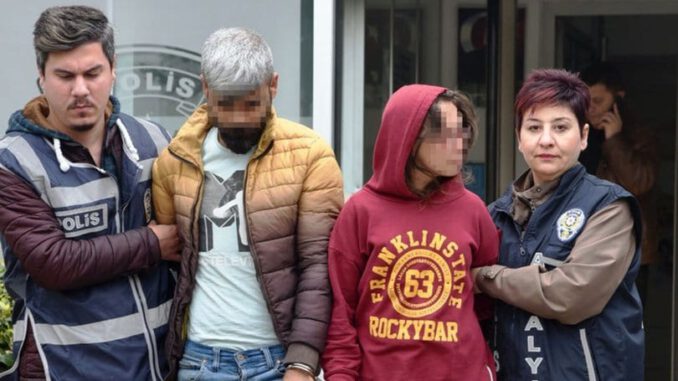 15 Yaş Büyük Kız Arkadaşı İle Yaşlı Kadına Dehşeti Yaşattılar