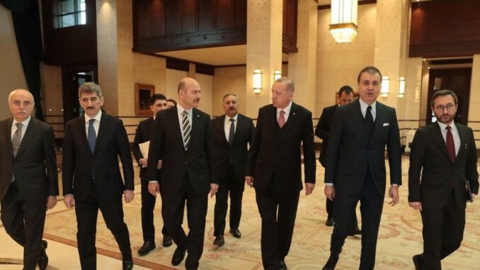 AK Parti 26 Nisan'da kampa giriyor