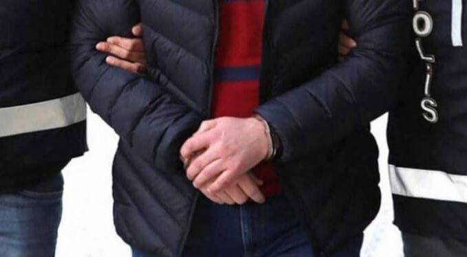 Aranan yurt müdürünü bekçiler yakaladı