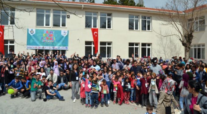 Bursa Büyükorhan İlçesinde 'Bilim Çocuk Festivali'