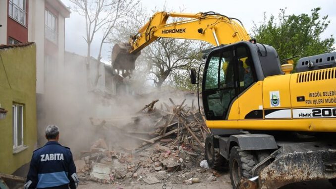 Bursa İnegöl’de yıkımlar sürüyor