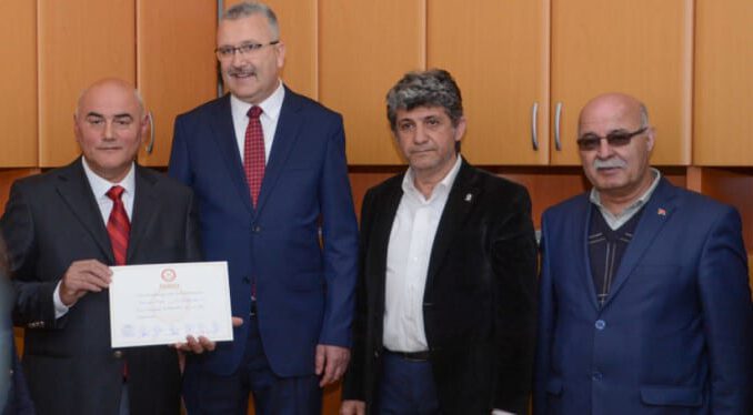 Bursa Karacabey'de Ali Özkan Mazbatasını Aldı