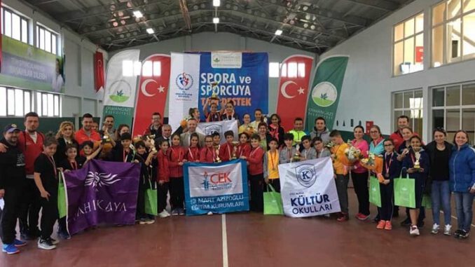 Bursa Osmangazi'de 11 Yaş Tenis İl Birinciliği Müsabakaları Sona Erdi