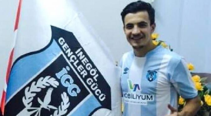 Bursa'da amatör futbolcu Özkan Şimşek aracıyla şarampole yuvarlandı!