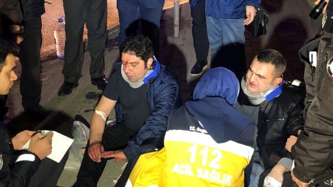 Bursa'da işçileri taşıyan servis minibüsü kaza yaptı 14 yaralı
