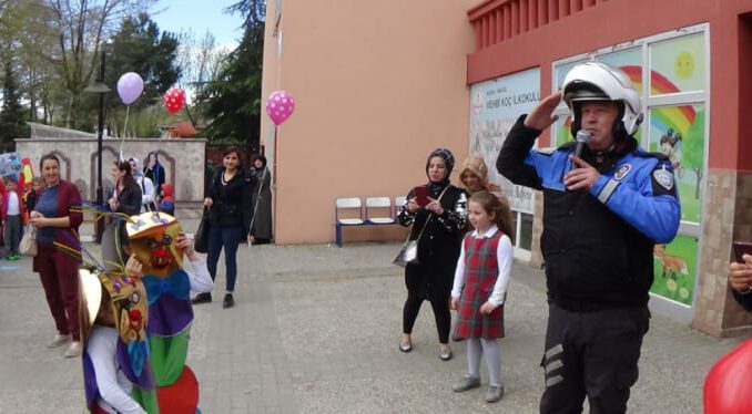 Bursa'da 'Okulda Kurt Var' İhbarı! (Kitap Kurdu)