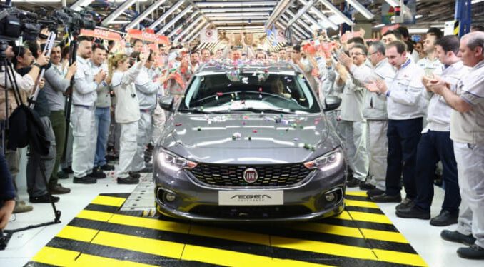 Bursa'daki Tofaş Fabrikası 2 Vardiyaya Dönüyor!