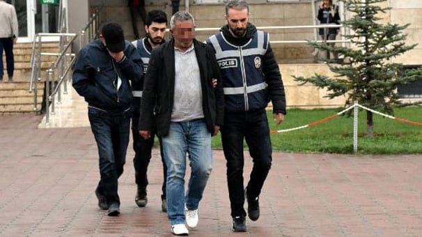 'Cin çıkarma' bahanesiyle böyle çarptı!