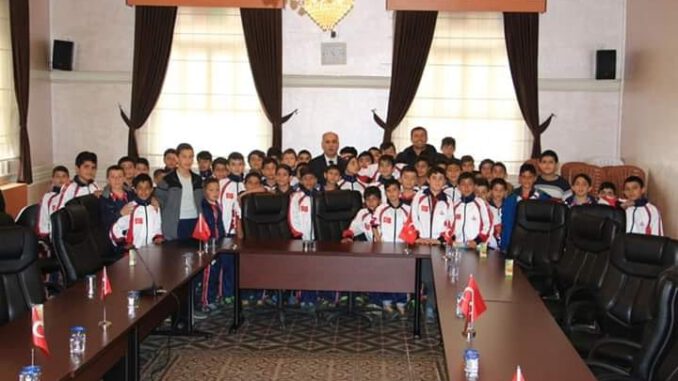 Davut Aydın öğrencileri sevindirdi