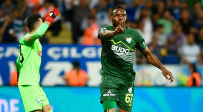 Diafra Sakho maç sonu taraftarla tartıştı!