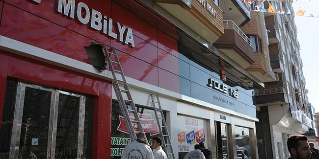 Diyarbakır Bağlar'da AK Parti binasına ateş açıldı