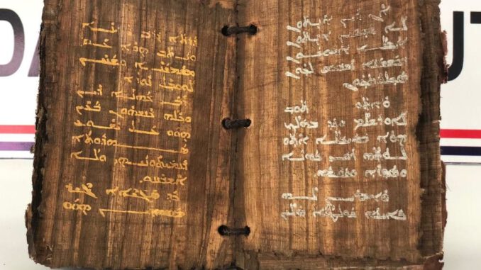 Diyarbakır'da bin 300 yıllık olduğu tahmin edilen kitap ele geçirildi