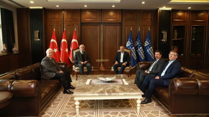 Eski Bursa Büyükşehir Belediye Başkanı Altepe'den Alinur Aktaş'a ziyaret