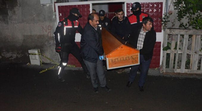 Kayınbiraderinin eşini çocuğunun gözü önünde öldürdü