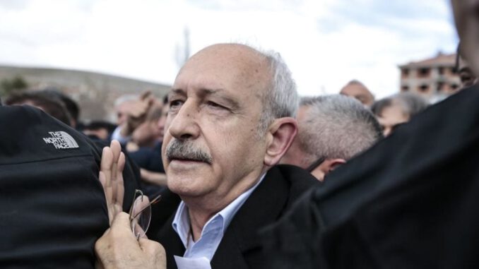 Kılıçdaroğlu Evin babası Mansur Bey'e, annesi AK Parti'ye oy vermiş