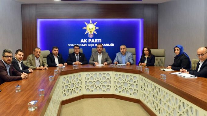 Mustafa Dündar’dan AK Parti Osmangazi’ye teşekkür ziyareti