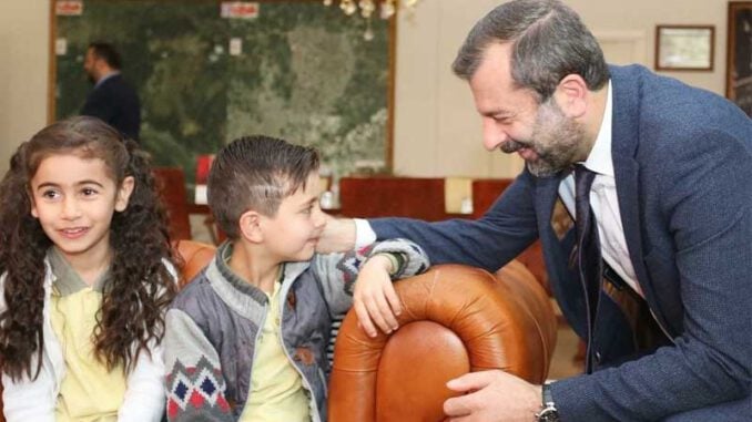 Mustafa-Işık-23-Nisan'da-Koltuğu-Adaşına-Devretti